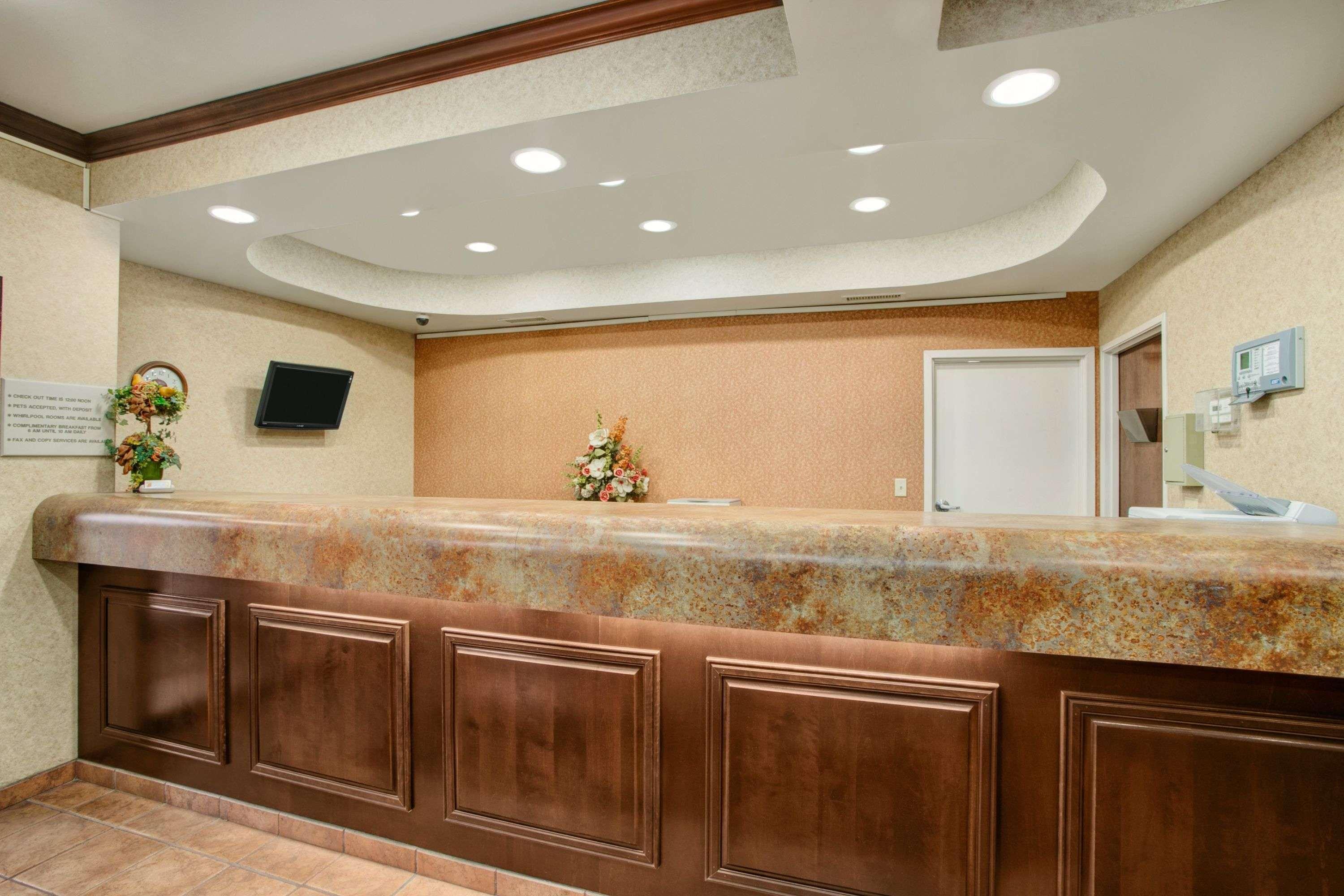 Super 8 By Wyndham Grayville Bagian luar foto