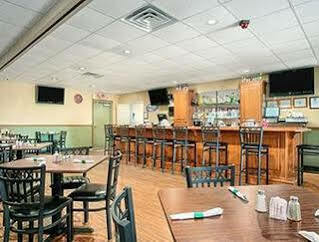 Super 8 By Wyndham Grayville Bagian luar foto